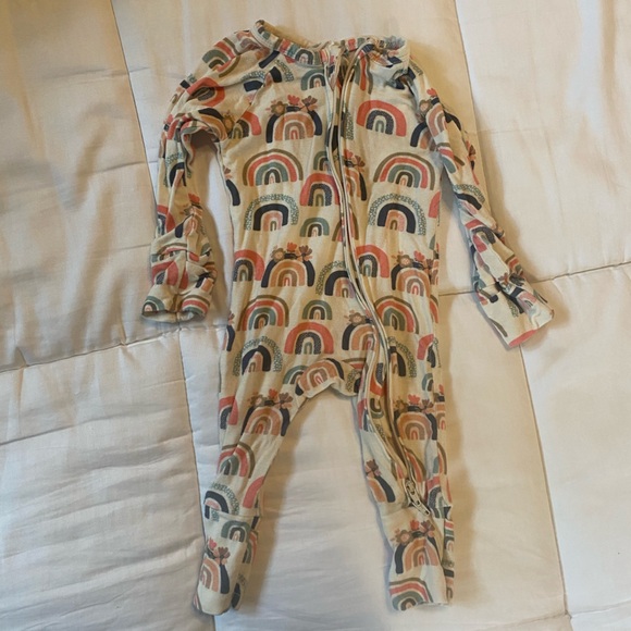 5 bamboo zip ups -bundle! 0-3month - Picture 2 of 6